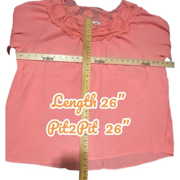 Eyeshadow Womens Blouse Top 2x Crochet Lace Trim 3/4 Sleeves Round Neck Pullover - Picture 2 of 13